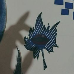 Sense of touching the lips with shadow