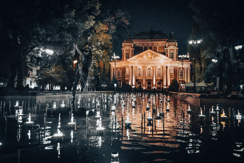 Sofia At Night #1 - Teatro
